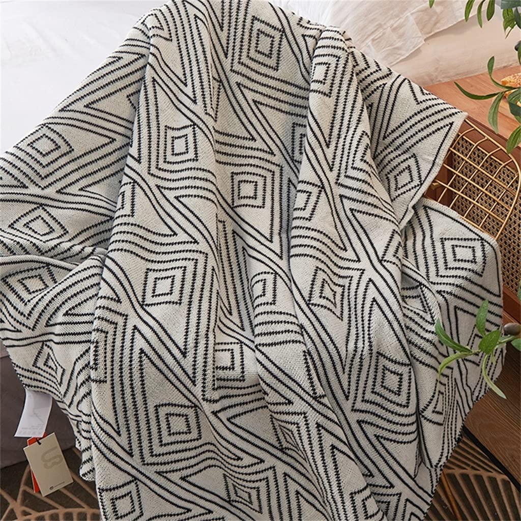 Double-Sided Jacquard Knit Throw Blanket, Black Gray White, 130 × 170 cm