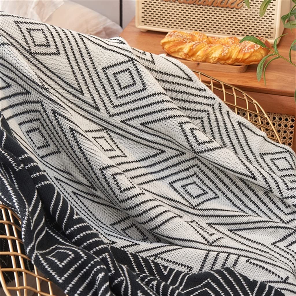 Double-Sided Jacquard Knit Throw Blanket, Black Gray White, 130 × 170 cm