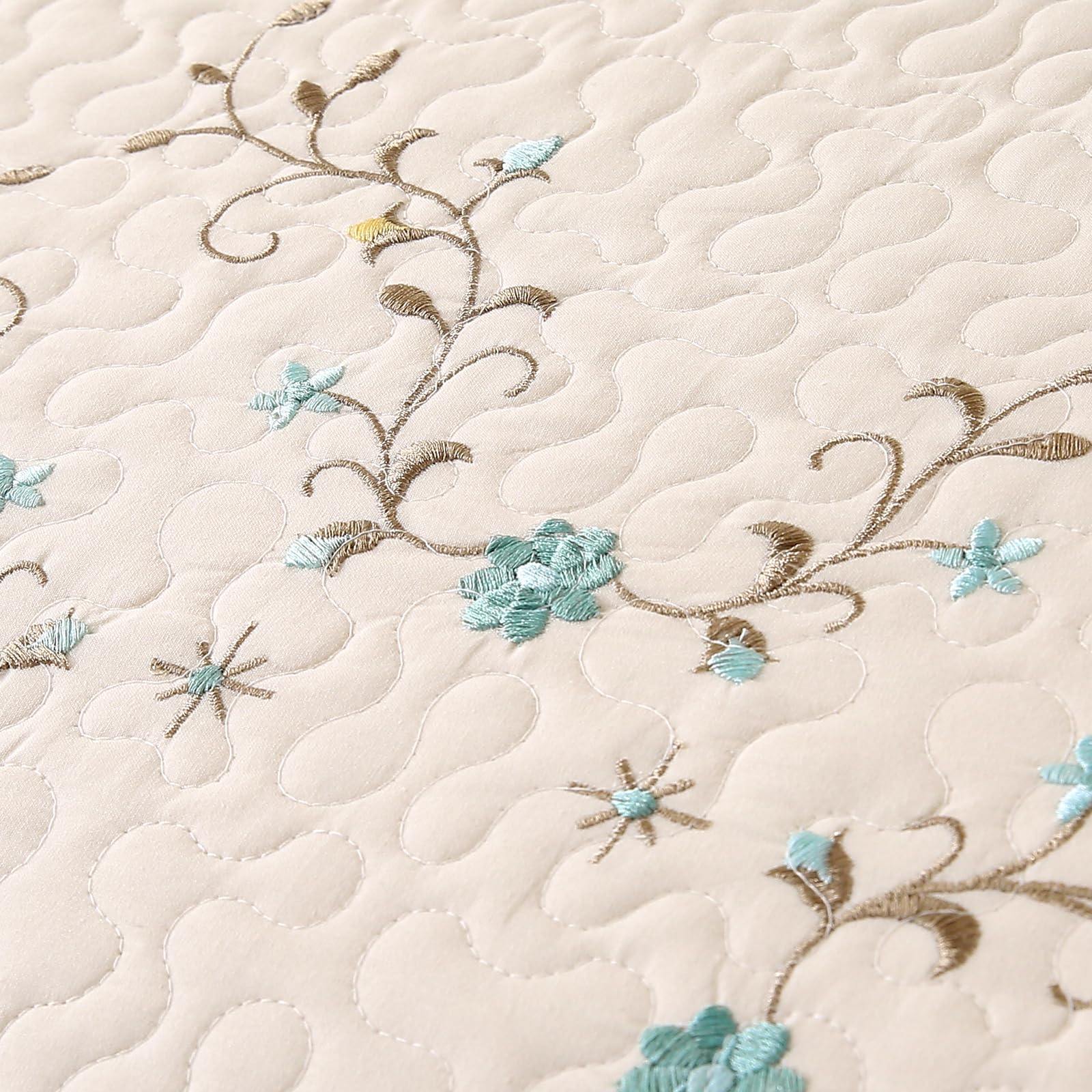 100% Cotton Floral Embroidered Reversible Quilt Set with 2 Pillow Shams
